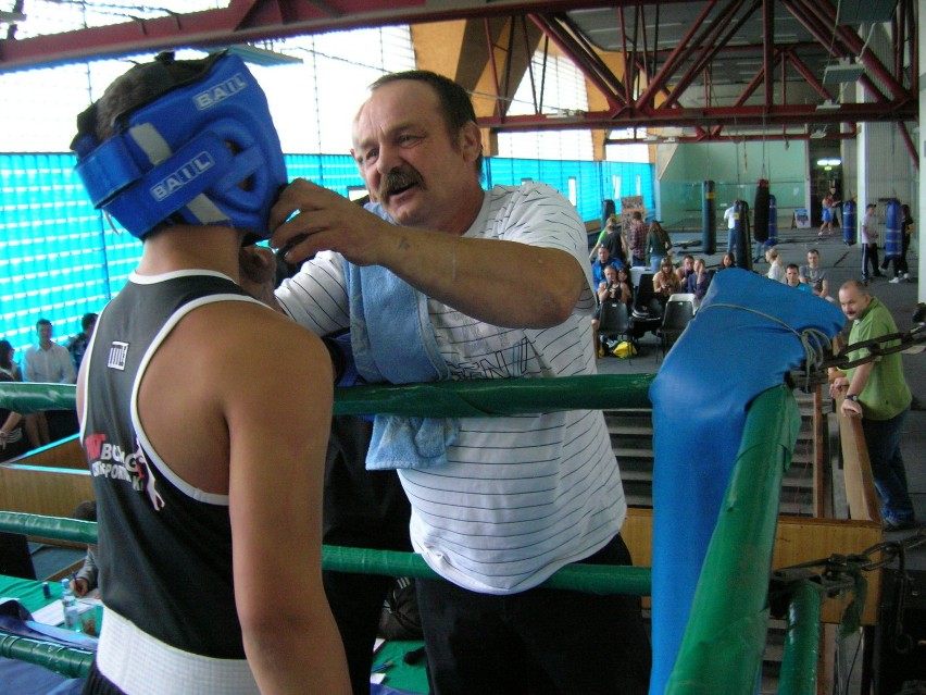 Bokserzy Fight-Boxing Dąbrowa Górnicza pokazali klasę i przegonili rywali z ringu