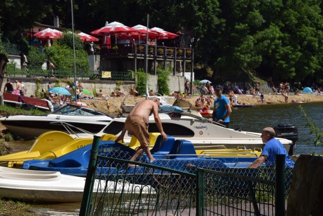 Co roku latem nad Jeziorem Nyskim wypoczywają tysiące turystów