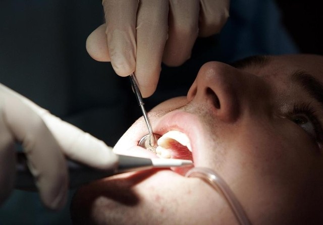 Gdzie wyleczymy za darmo zęby w 2012 roku?