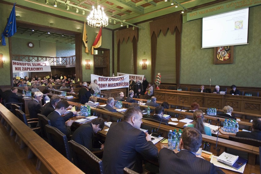 Protest przeciw podwyżkom cen śmieci (ZDJĘCIA)