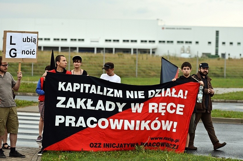 LG: Protest w fabryce Chung Hong to atak anarchistów (ZDJĘCIA)