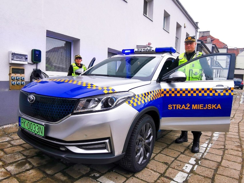 Strażnicy miejscy w Kaliszu przesiedli się do samochodu...