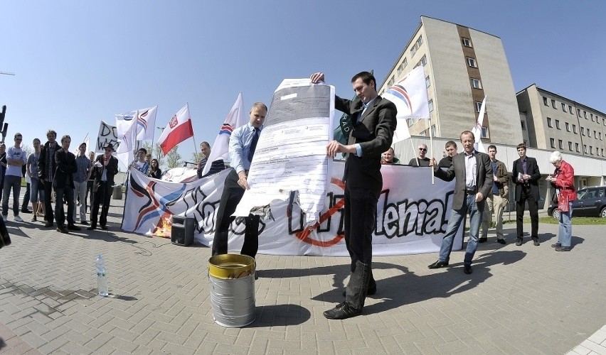 Gdańsk, Gdynia: Pikiety przed urzędami skarbowymi
