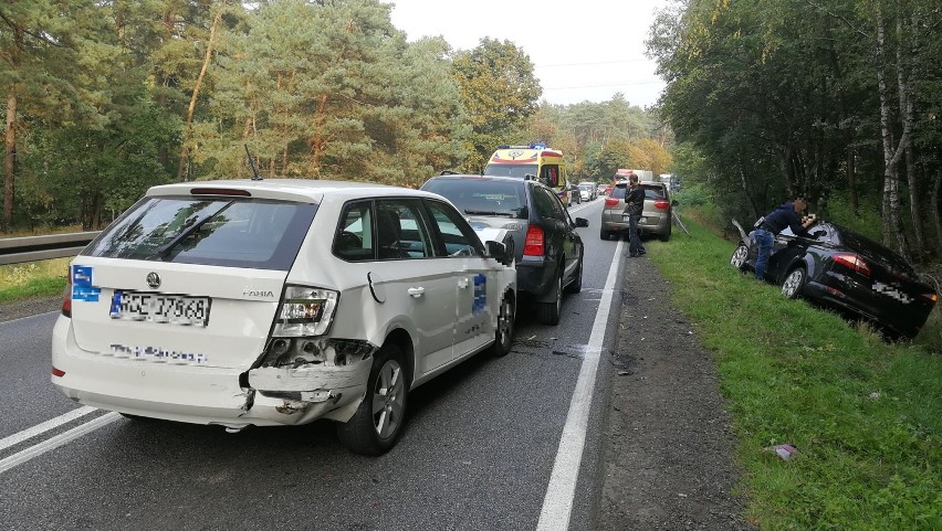 Zderzenie czterech samochodów osobowych na drodze Włocławek - Brześć Kujawski [zdjęcia]