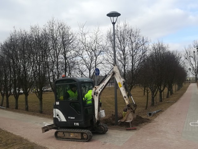 Park im. Jana Pawła II Papieża Pielgrzyma, rozciągają się na 5,5 hektarach między ul. Zawadzką a Wyszyńskiego. Powstał, by upamiętnić wizytę papieża Jana Pawła II w 1991 roku