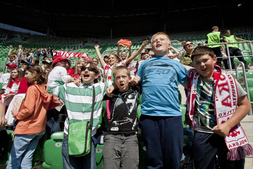 Wrocław: Dzieci uczyły się na stadionie kibicowania