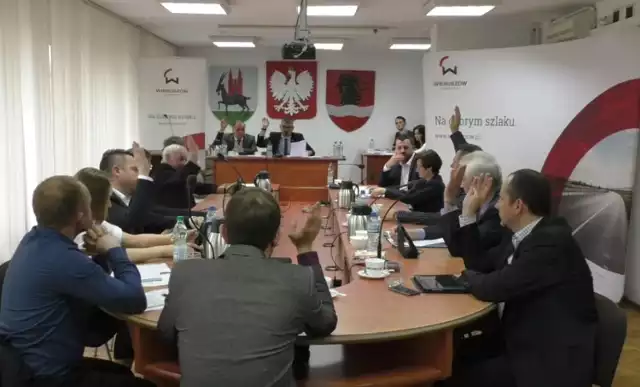 Radni Wieruszowa wstrzymali się z decyzją w sprawie patrona ronda