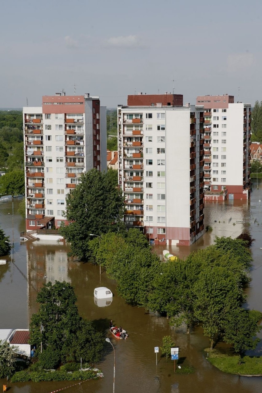 Zobacz jak przerwało wał na Kozanowie (ZDJĘCIA)