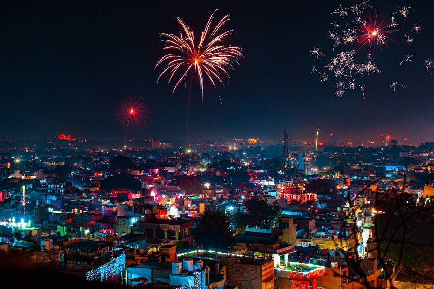 Święto Światła Diwali obchodzone jest w Indiach bardzo...