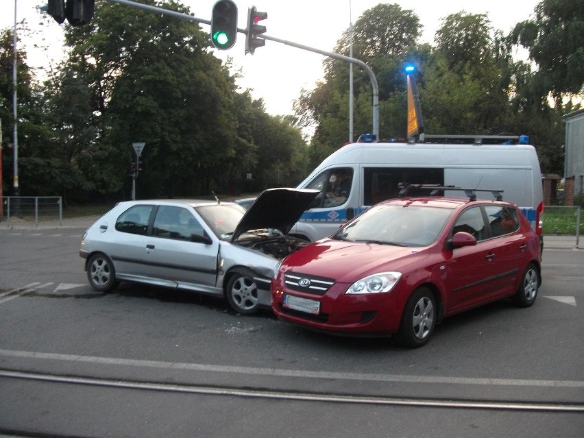 Łódź: dwóch rannych w wypadku na Kilińskiego