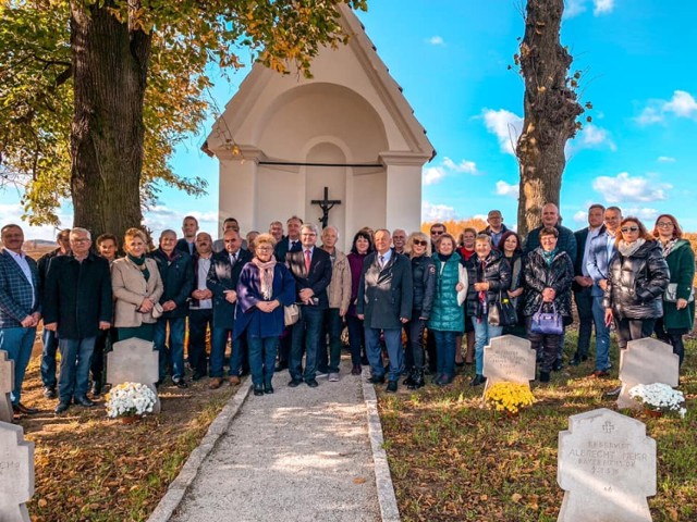 Symboliczne otwarcie i poświęcenie cmentarza z okresu I wojny światowej w Drohojowie w gminie Orły.