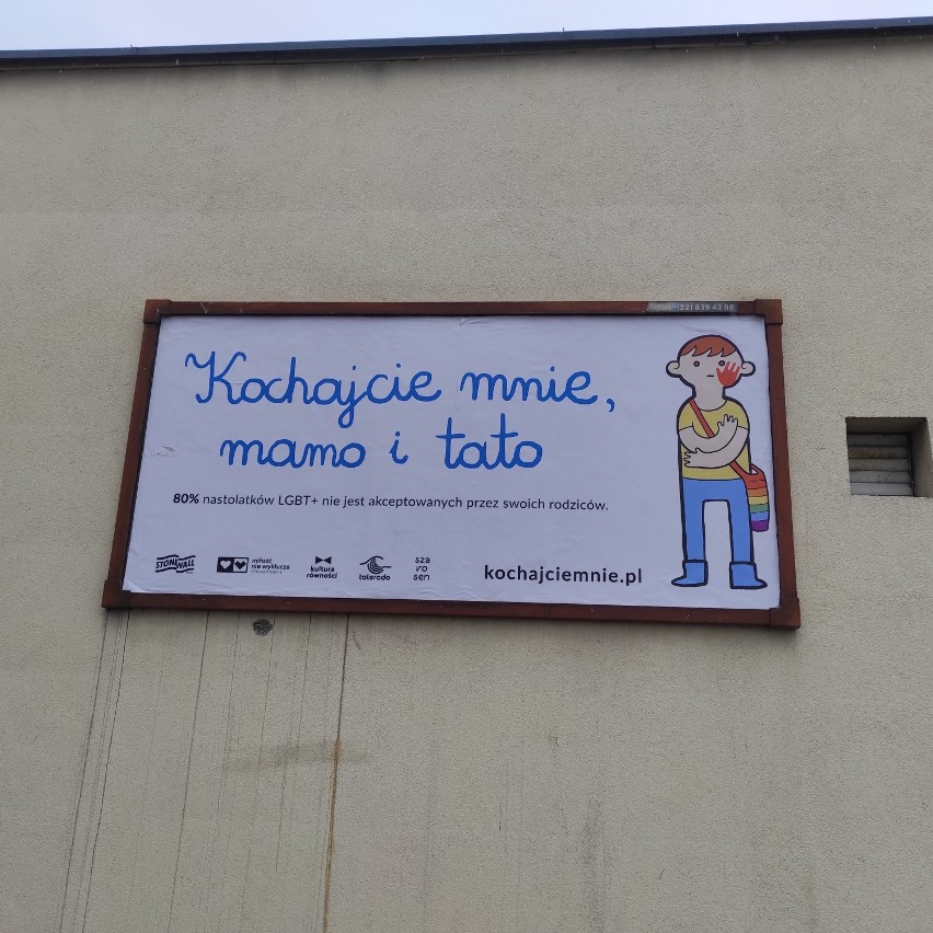 Billboardy „Kochajcie mnie mamo i tato” są już w Pile [ZDJĘCIA]