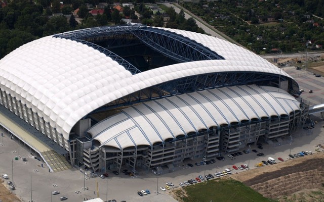 Stadion Miejski w Poznaniu stawia na piłkę nożną.