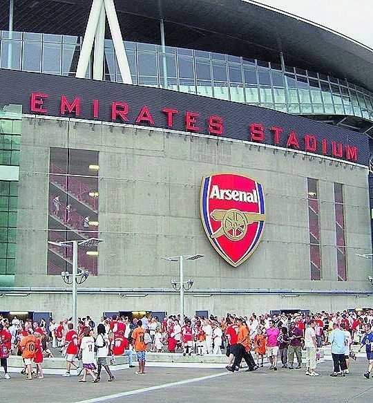 Emirates Stadium - drugi co do wielkości (60 tys.) - obiekt...