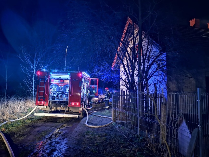 Pożar domu w Korczewie w gminie Zduńska Wola [zdjęcia]