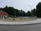 Rondo na skrzyżowaniu ulic Mickiewicza i Armii Krajowej w Sandomierzu już gotowe. Przed drogowcami ostatanie prace [ZDJĘCIA]