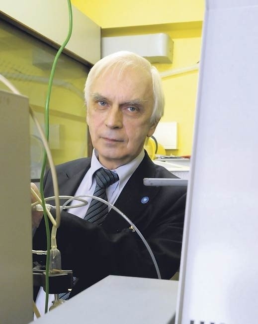 Profesor Dobiesław Nazimek, chemik z UMCS.