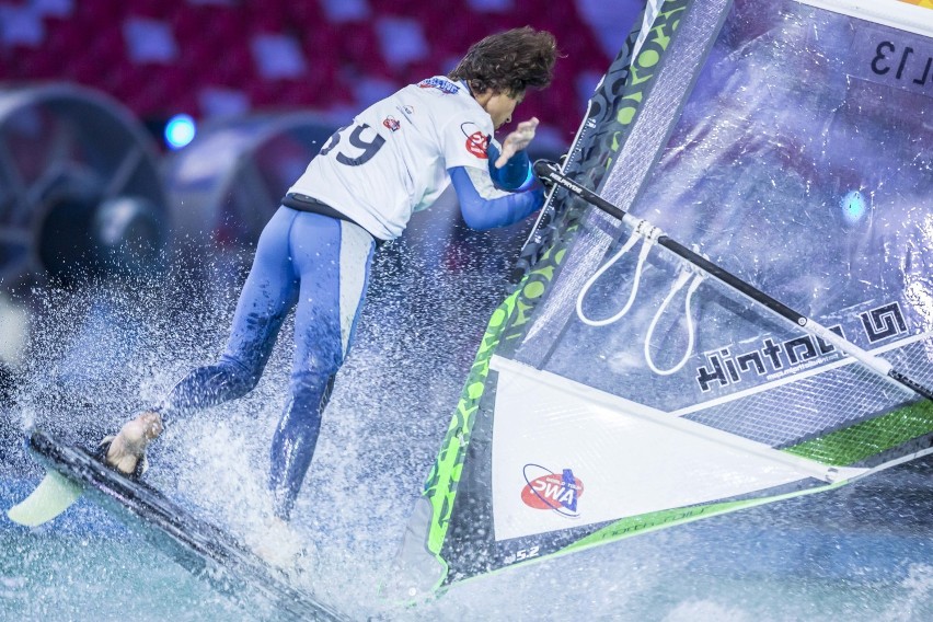 Windsurfing na Narodowym. Zobacz wodne atrakcje! [ZDJĘCIA]