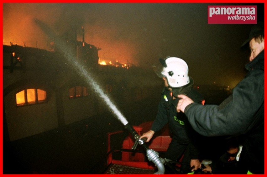 Potężny pożar, który omal całkowicie nie zniszczył Stada...