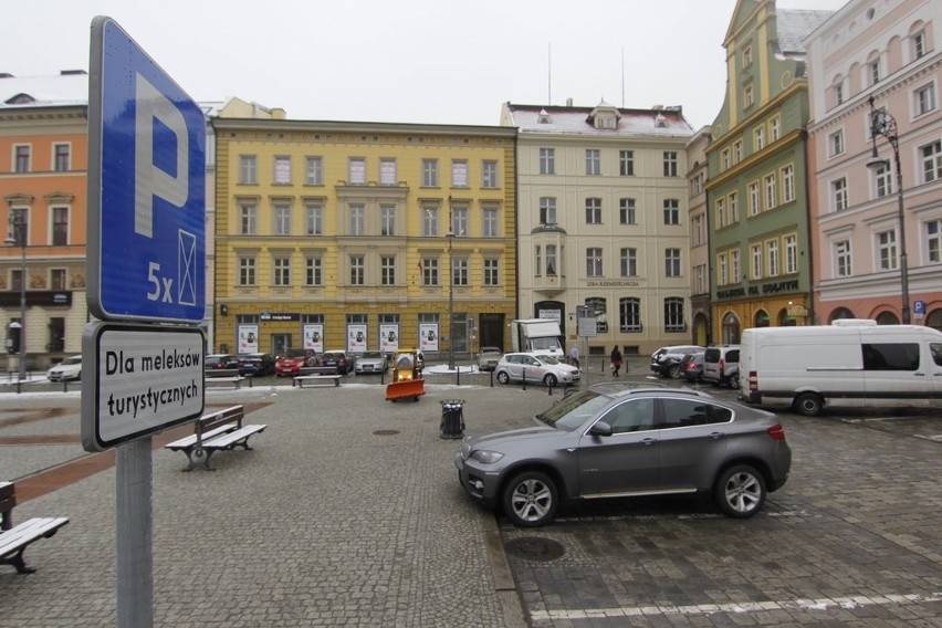 Wrocław: Zniknęły kolejne miejsca parkingowe w centrum