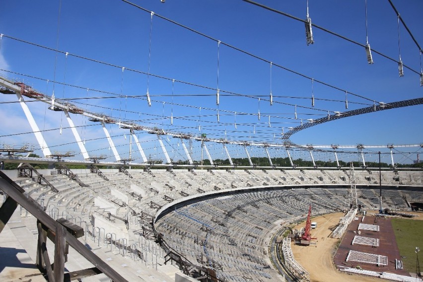 Montują dach Stadionu Śląskiego. Zobacz zdjęcia z budowy [galeria zdjęć]