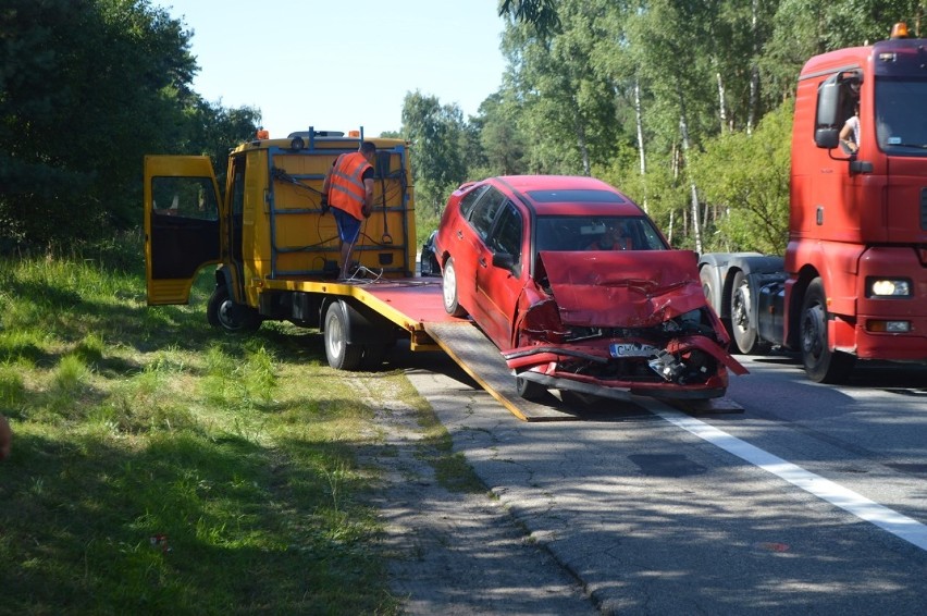 Wypadek na drodze między Włocławkiem, a Kowalem ! Kobieta w szpitalu
