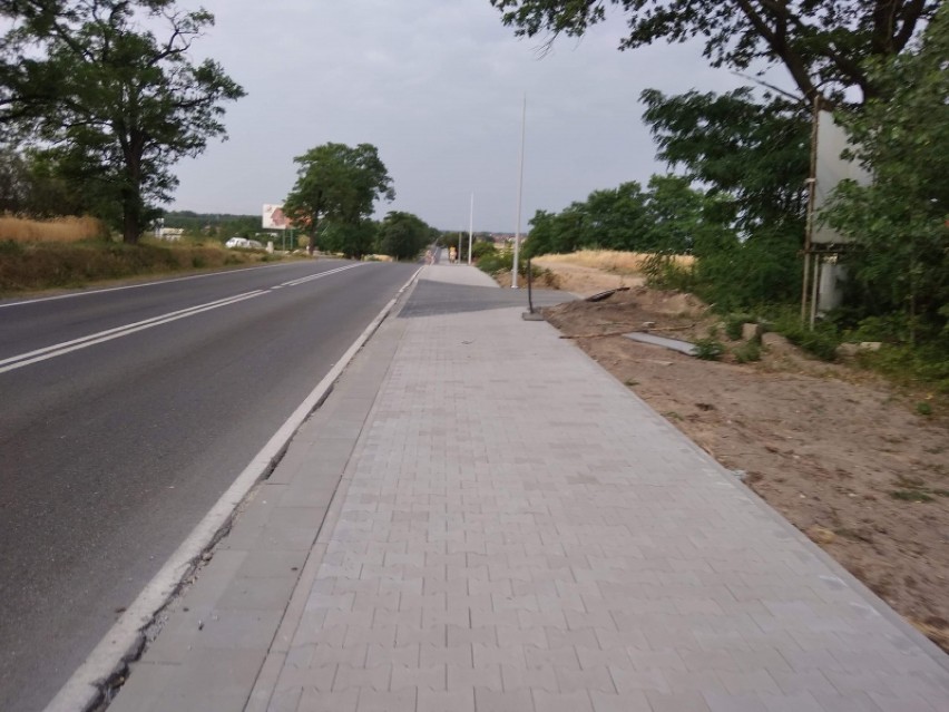 Ścieżka pieszo-rowerowa między Działoszynem a Trębaczewem będzie gotowa do końca lipca [zdjęcia]