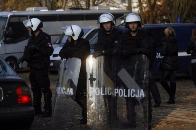Policjanci czekają na wypłatę nadgodzin z Euro 2012