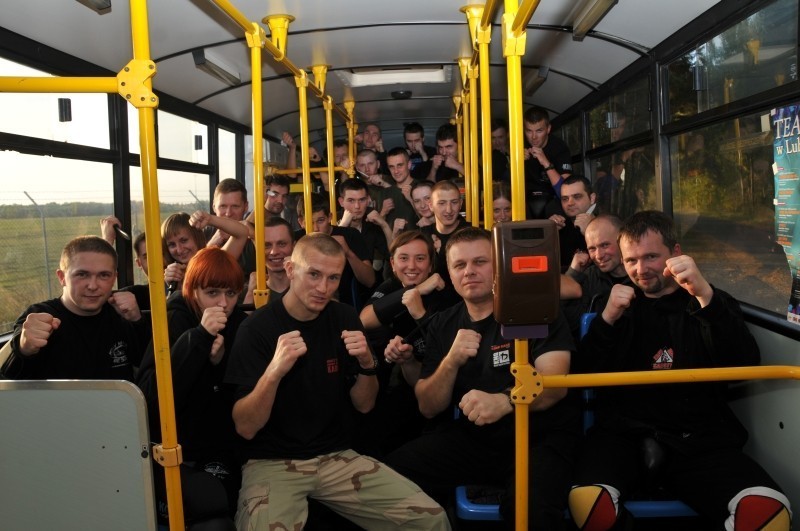 Lubin: Bili się w autobusie (ZDJĘCIA)