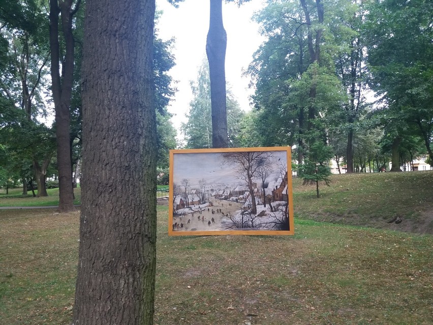 Reprodukcje arcydzieł malarskich w parku Żwirki i Wigury [FOTO]