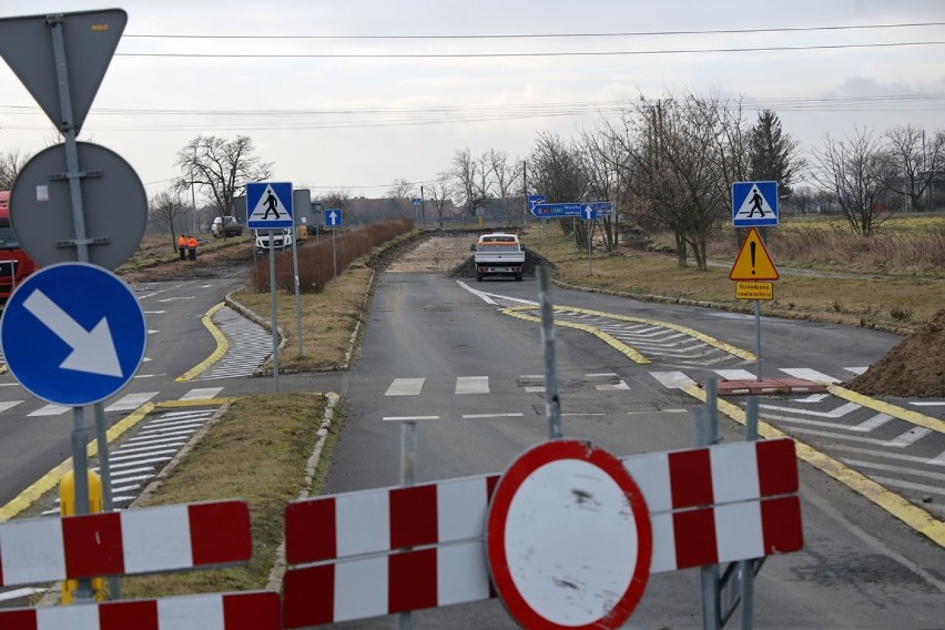 Trwa remont ulicy Sikorskiego w Legnicy [ZDJĘCIA]