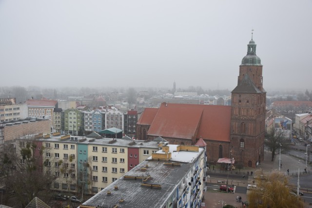 W sobotę odwiedziliśmy wieżowiec Przemysłówki, by poznać jego wszystkie zakamarki oraz dokładnie obfotografować. Byliśmy w piwnicach, sejfach i... na dachu! Zobaczcie, jak wyglądała nasza fotograficzna "wycieczka".