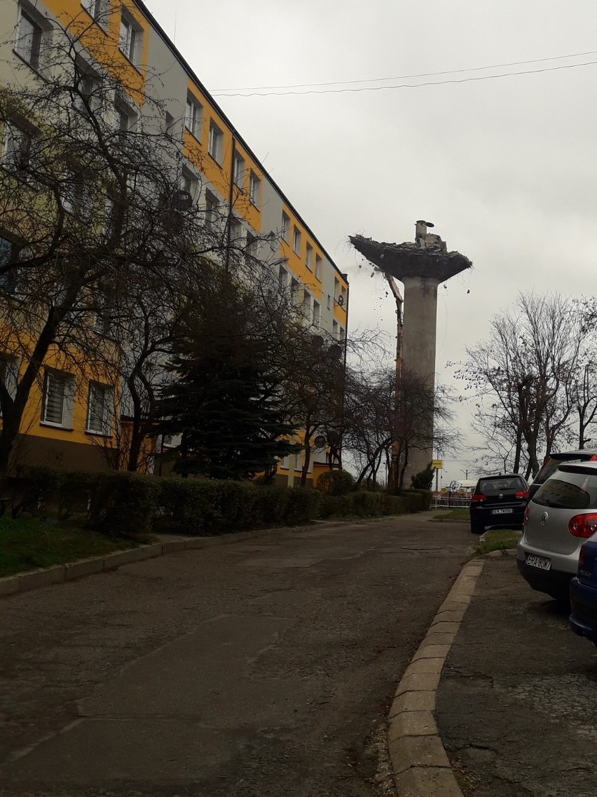 Rozbiórka "grzybka" przy ul. Leszka Czarnego w Radomsku