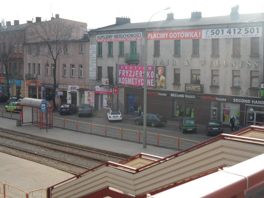 W Dąbrowie trwa przegląd reklam. Potem będą kary [WYRZUĆMY SZPETNE SZYLDY]