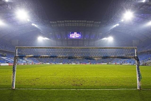 Stadion jest "niesprzedawalny" - ma m.in. operatora, który zabezpieczył w umowie swoje interesy na wypadek zmiany właściciela. Z tych powodów sprzedaż byłaby karkołomną transakcją.