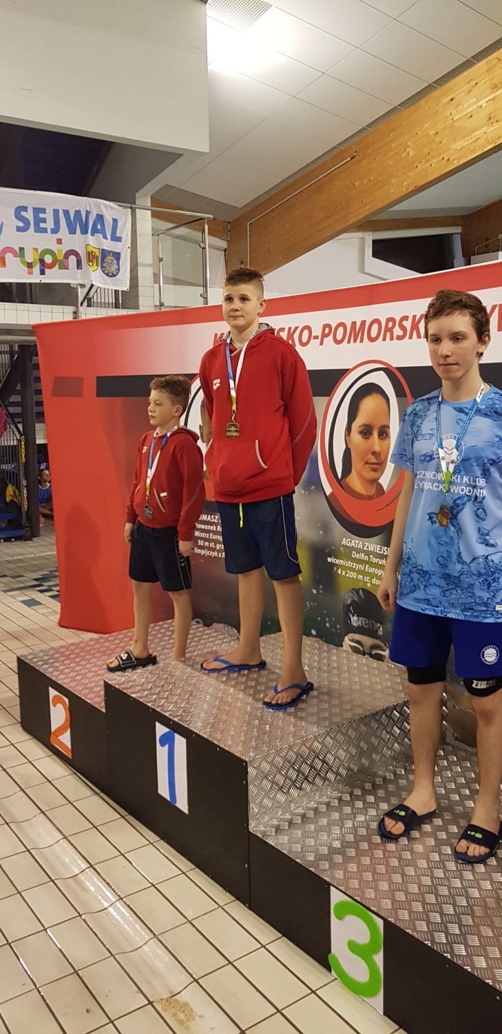 10 medali WKN Jacques Włocławek podczas mistrzostw województwa w pływaniu Rypin 2019 [zdjęcia]