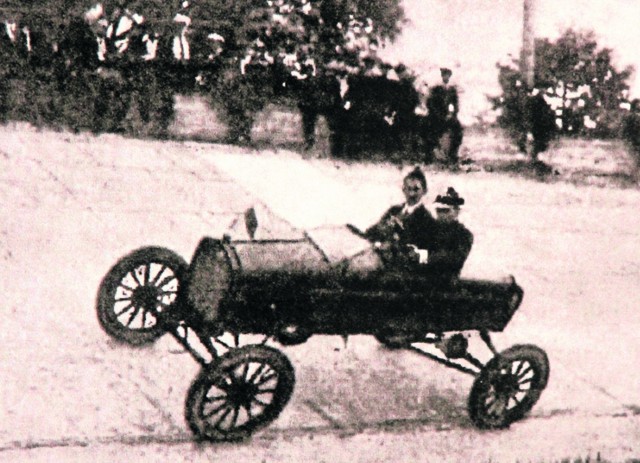 Rok 1926. Wyścigi fordów na torze helenowskim