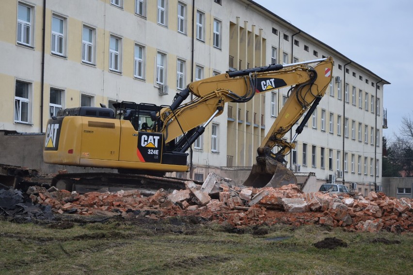 Budowa nowego SOR-u w wieluńskim szpitalu. Rozpoczęło się wyburzanie ZDJĘCIA