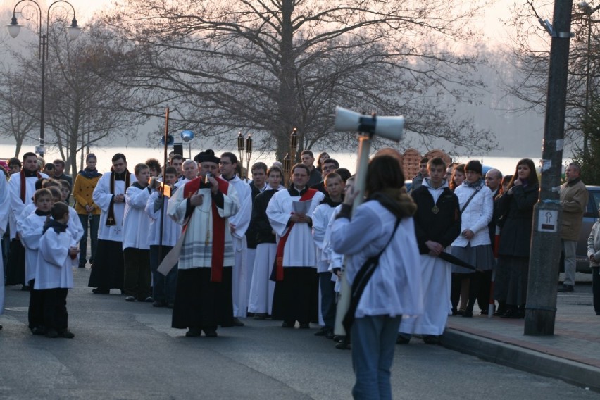 Droga Krzyżowa i obchody liturgii Wielkiego Piątku w Wolsztynie w 2010 roku