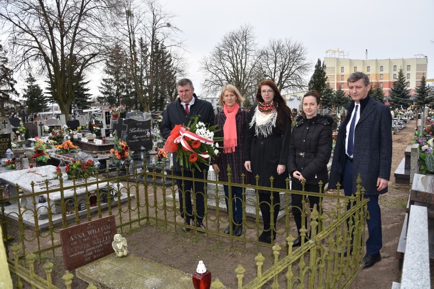 W Rogoźnie uczczono pamięć o Powstańcach Styczniowych. Złożono kwiaty na powstańczym nagrobku