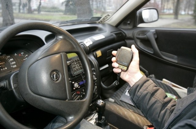 Już wkrótce policjanci będą mogli słuchać komunikatów nadawanych przez taksówkarzy