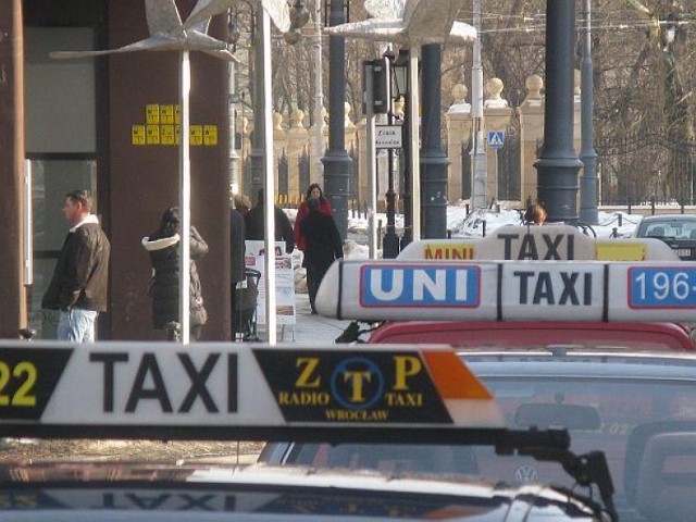 16 grudnia o godz. 11 ok. 200 taksówkarzy przejedzie przez ...