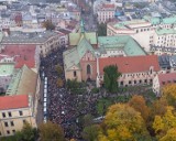 Strajk Kobiet w Krakowie. Dopiero te nagrania z drona pokazują skalę protestu. Co za TŁUMY!