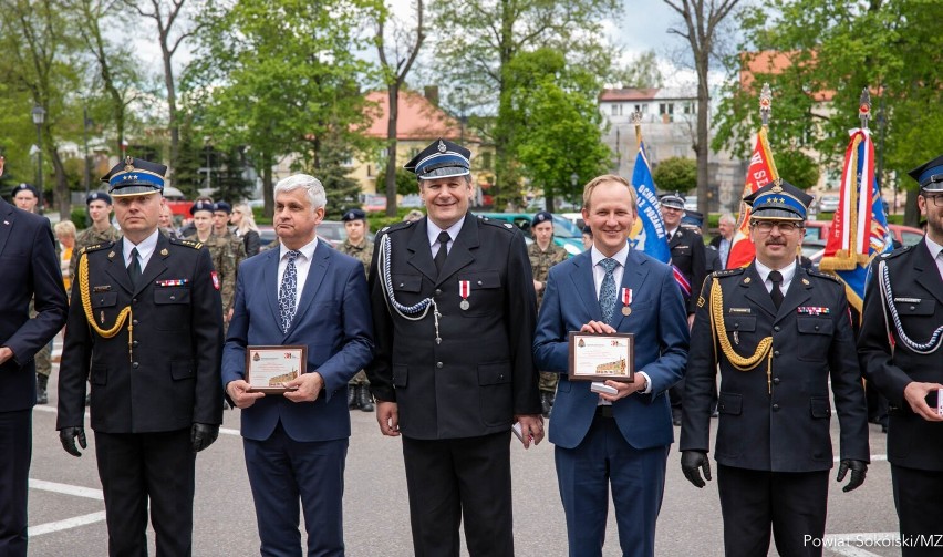 Powiatowe obchody Dnia Strażaka w Sokółce. Były odznaczenia oraz awanse na wyższe stopnie służbowe