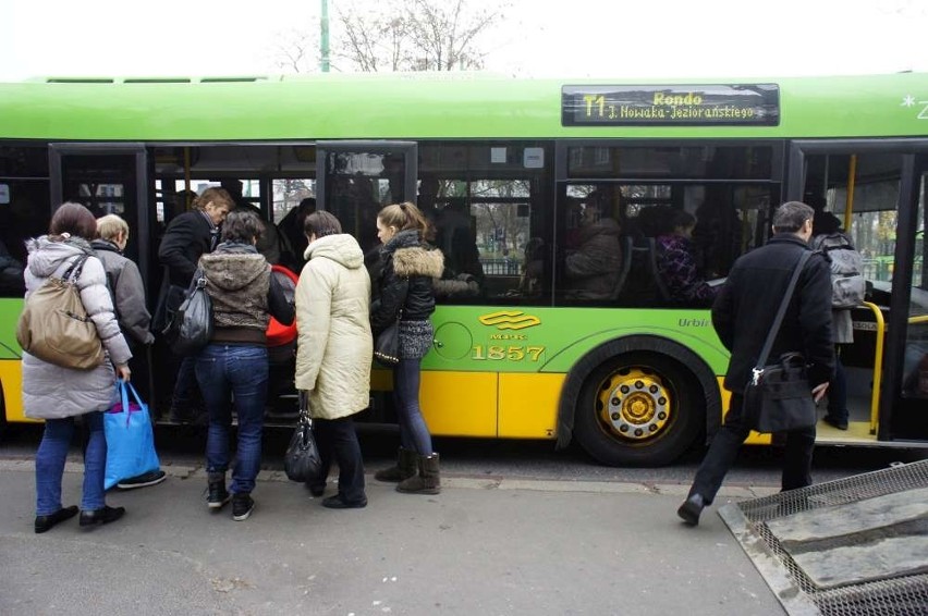 Po co sprawdzać, czy tramwaje i autobusy jeżdżą punktualnie?...