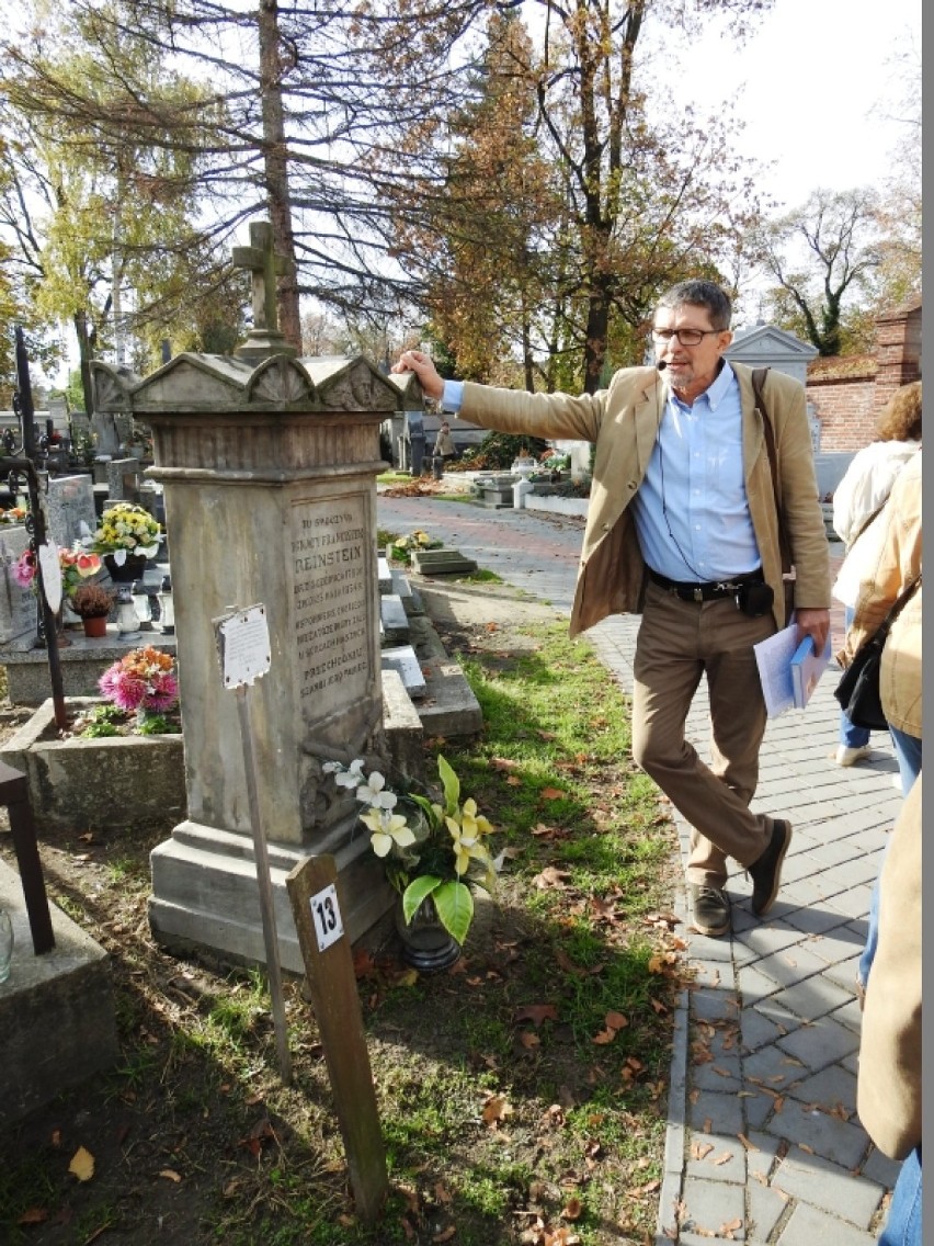 Sekrety Kalisza. Odkrywali historię cmentarza miejskiego przy rogatce. ZDJĘCIA