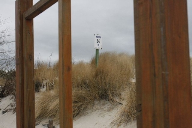 Zwłoki Iwony Kitowskiej znaleziono na północnym krańcu Półwyspu Helskiego, 100 metrów po prawej stronie od  wyjścia nr 66 na plażę w Helu