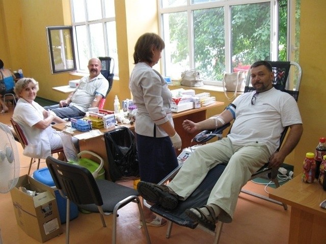 Honorowi dawcy prężnie działają na terenie całego powiatu brzeskiego, organizując systematycznie  akcje krwiodawstwa