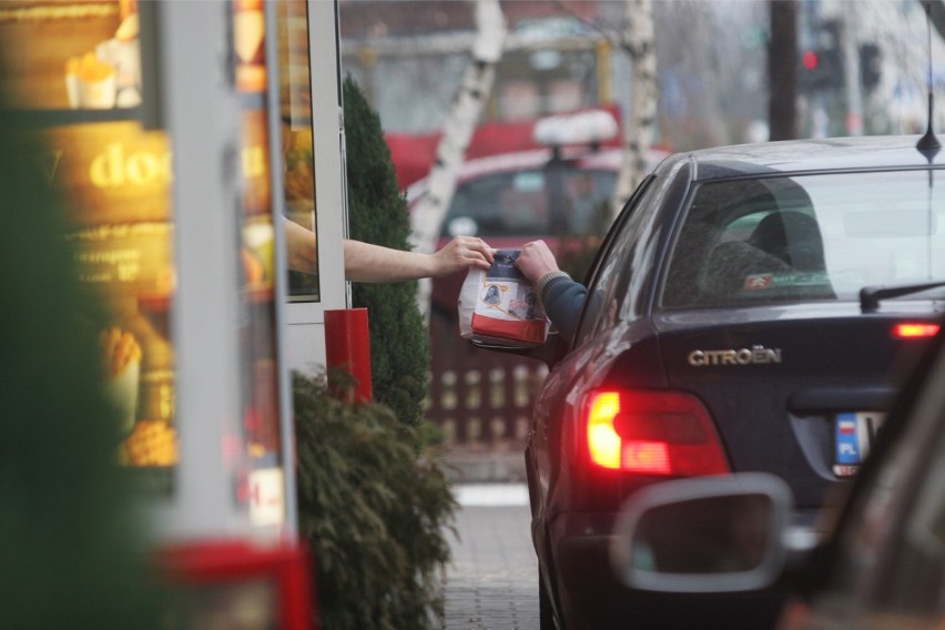 Lokale McDonald's znikną z Warszawy? Firma zmienia politykę...