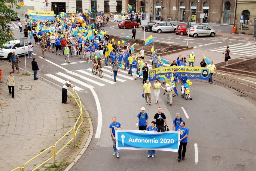 V Marsz Autonomii Śląska zgromadził 2,5 tysiąca osób [ZDJĘCIA]